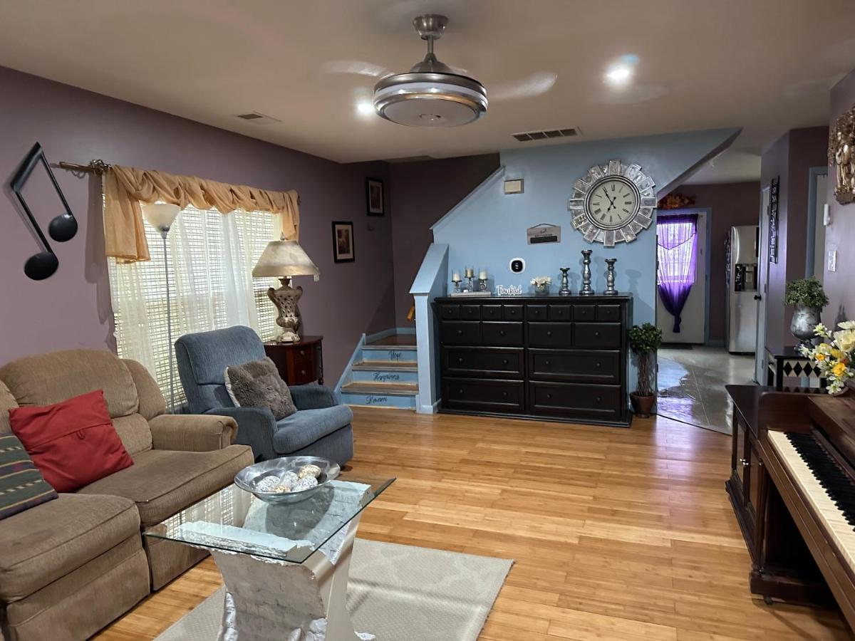 Colorful 3 Bedrooms Twin Home Near Center Φιλαδέλφεια Εξωτερικό φωτογραφία